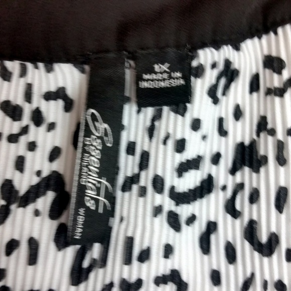 Essentials by Milano Cheetah Print Top | sz 1X - Picture 3 of 3